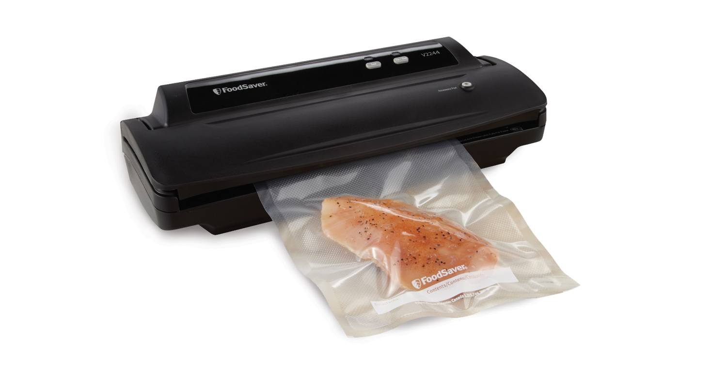 FoodSaver V2244 Vacuum Sealing System with Starter Kit